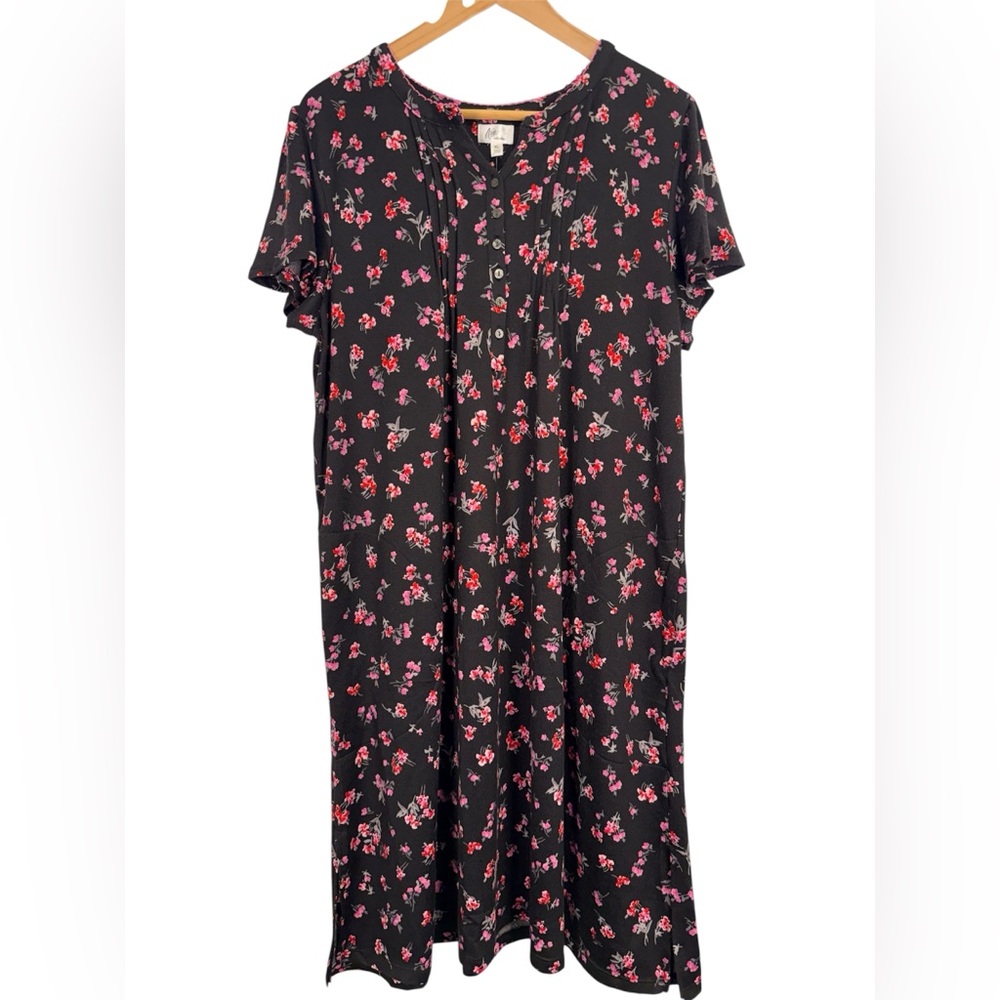 NWT Aria Floral Nightgown XL Nightshirt Short Sleeve Split Neck Henley